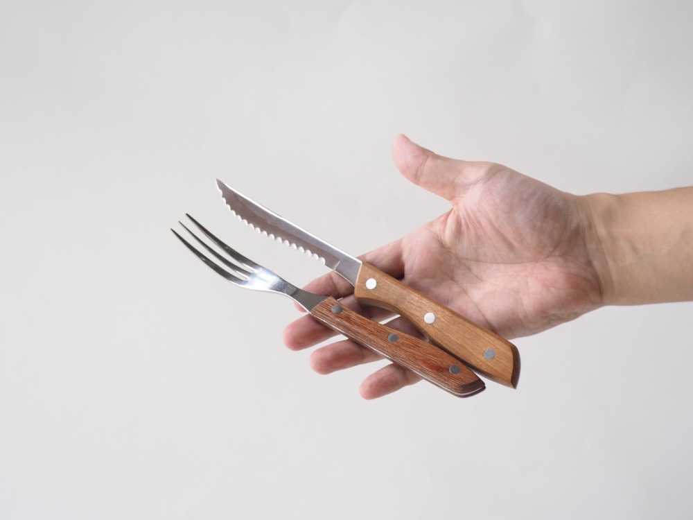 TOOLS 】ステーキ ナイフ＆フォークセット – ブランシェストア ステーキナイフ フォークセット ウエスタンステーキハウスホテルナイフ、フォーク、スプーンセット 新生活 結婚祝い 新築祝い(Colo